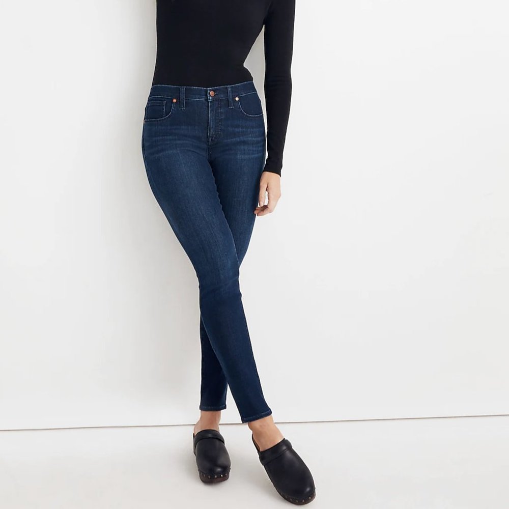 Madewell 8" Skinny Jeans in Amesbury Wash 26P